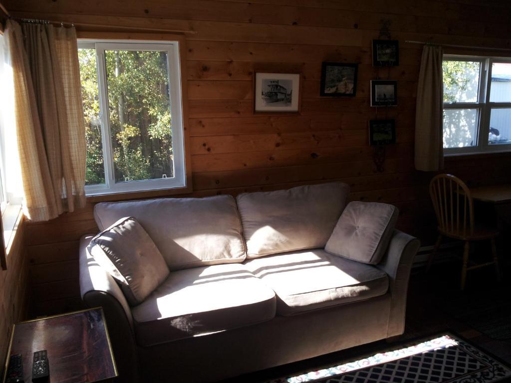 ホテルSteamboat Mountain Chalets Spillimacheen 部屋 写真