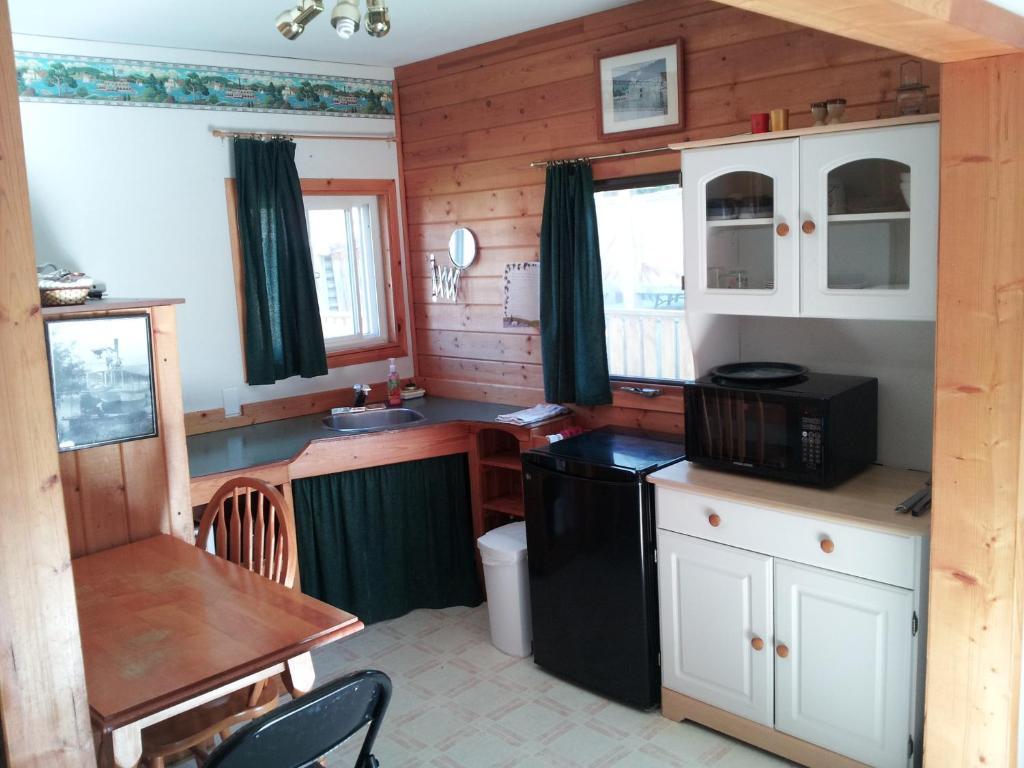 ホテルSteamboat Mountain Chalets Spillimacheen 部屋 写真