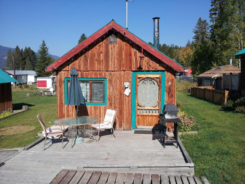 ホテルSteamboat Mountain Chalets Spillimacheen エクステリア 写真