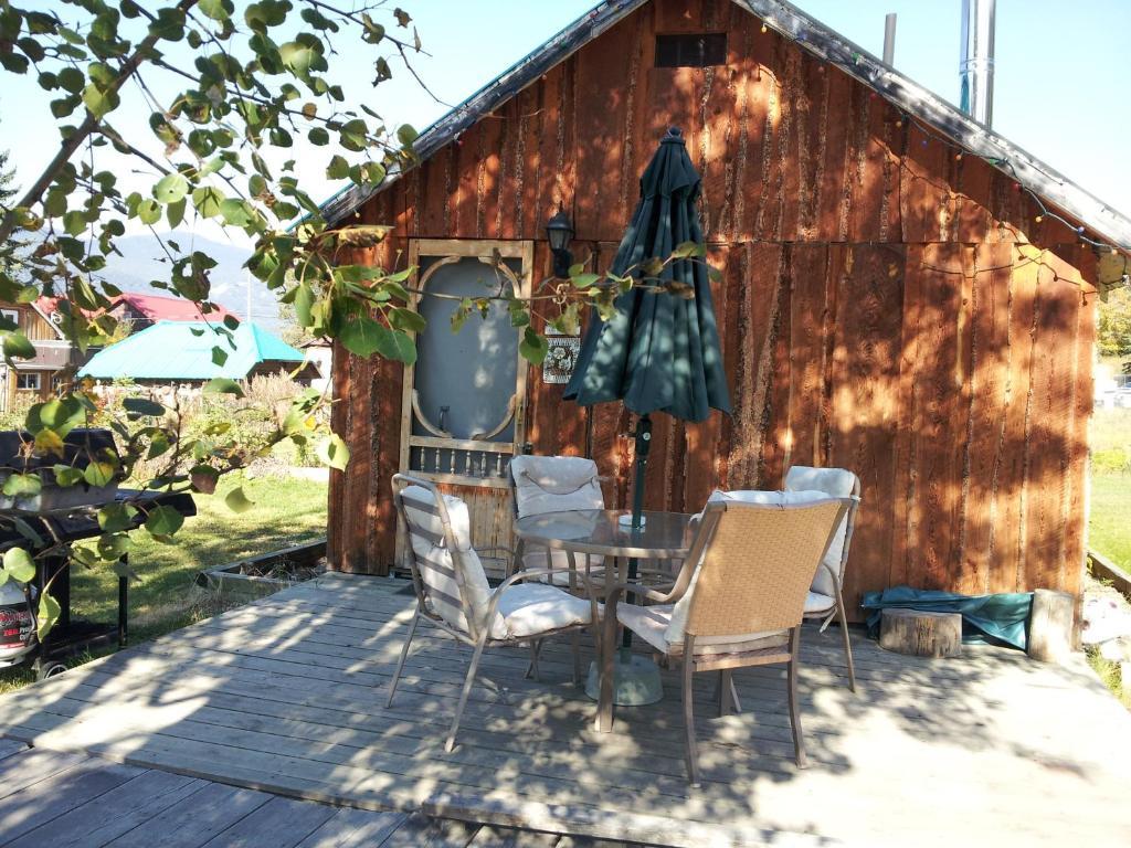 ホテルSteamboat Mountain Chalets Spillimacheen エクステリア 写真