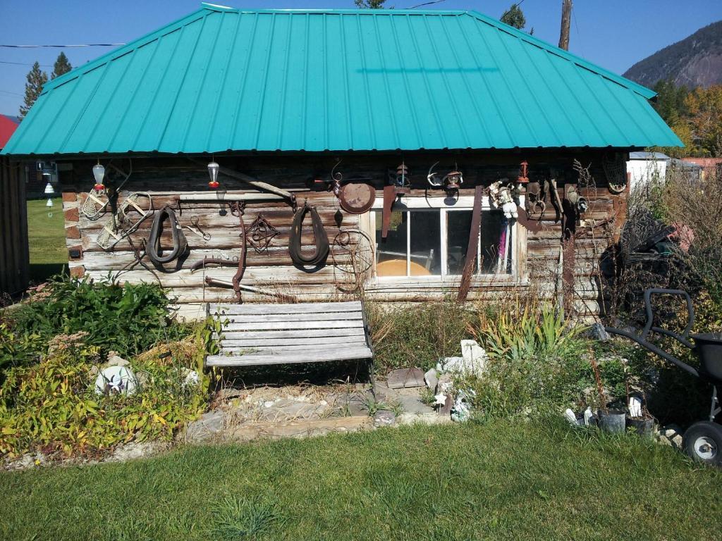 ホテルSteamboat Mountain Chalets Spillimacheen エクステリア 写真