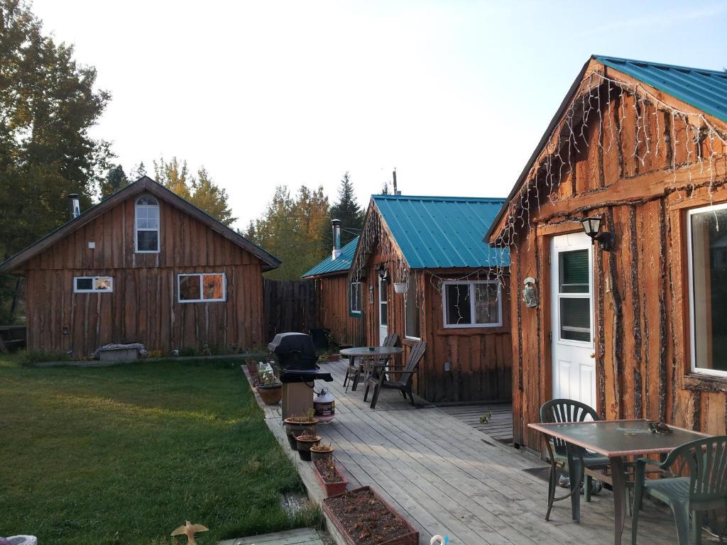 ホテルSteamboat Mountain Chalets Spillimacheen エクステリア 写真